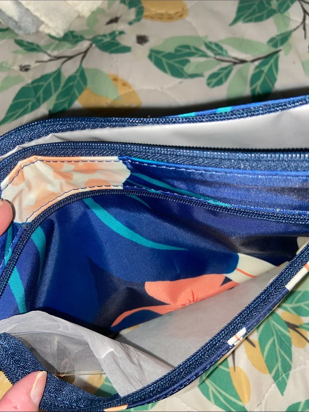 MIDNIGHT FLORAL POUCH NWOT Travel Toiletries Makeup Cosmetic Bag THIRTY-ONE